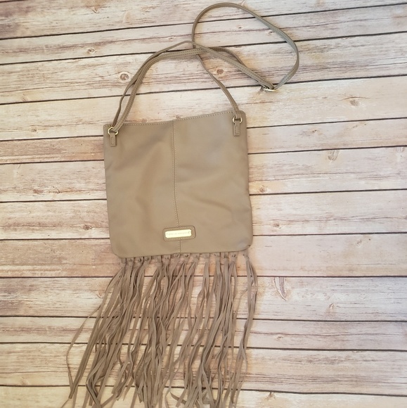 Steve Madden Handbags - Steve Madden Crossbody Fringe Purse Steve Madden Handbags - Steve Madden Crossbody Fringe Purse